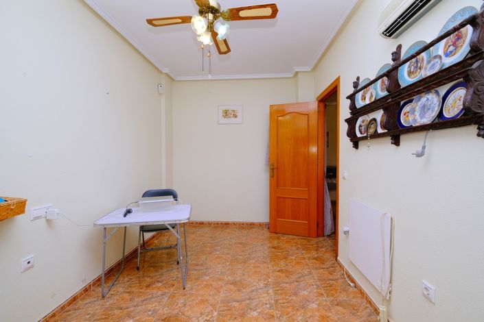 Image No.10-3 Bed Townhouse for sale