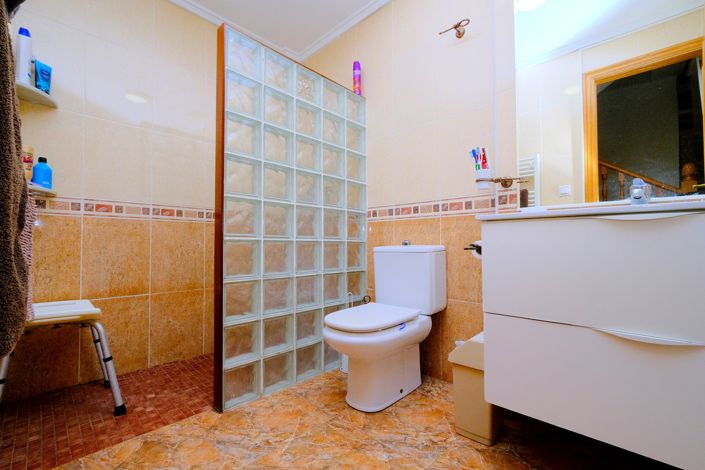 Image No.11-3 Bed Townhouse for sale