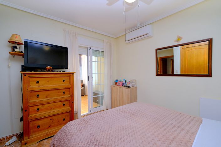 Image No.13-3 Bed Townhouse for sale