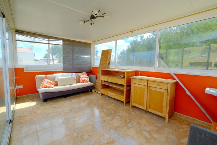 Image No.18-3 Bed Townhouse for sale