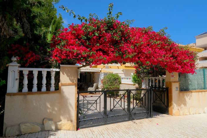 Image No.19-3 Bed Townhouse for sale