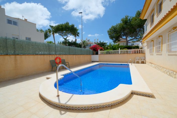 Image No.2-3 Bed Townhouse for sale