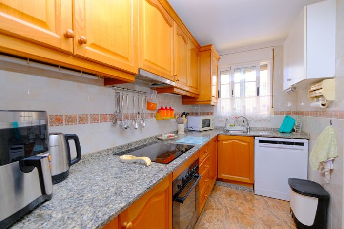 Image No.8-3 Bed Townhouse for sale