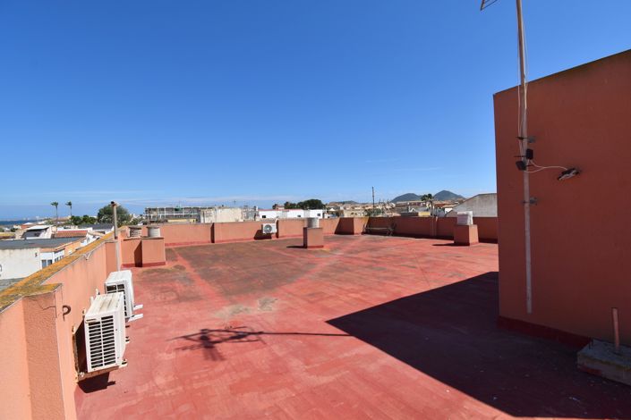 Image No.24-2 Bed Property for sale