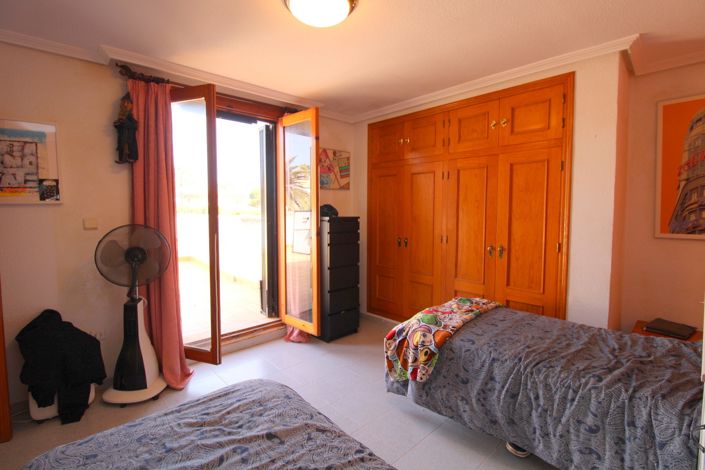 Image No.17-3 Bed Villa for sale