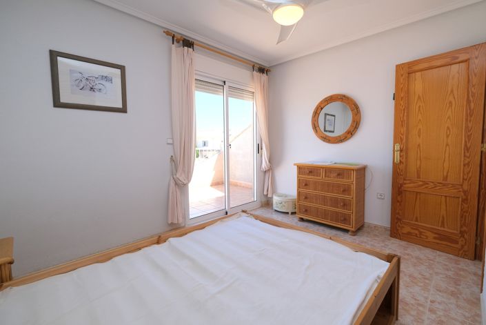 Image No.14-3 Bed Townhouse for sale