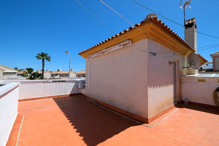 Image No.16-3 Bed Townhouse for sale