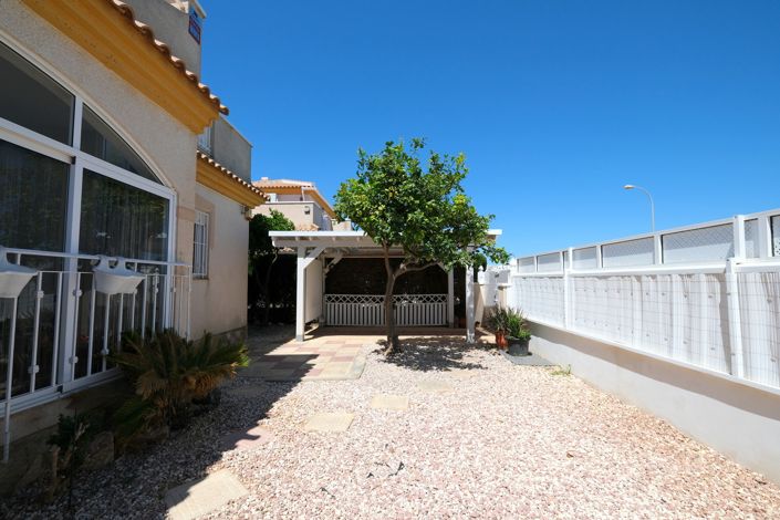 Image No.17-3 Bed Townhouse for sale