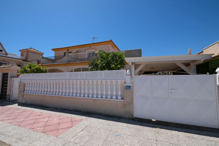 Image No.20-3 Bed Townhouse for sale