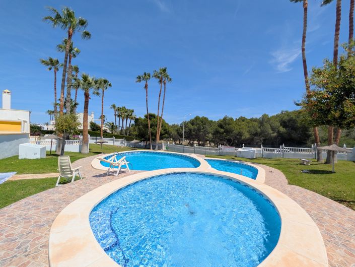 Image No.25-2 Bed Property for sale