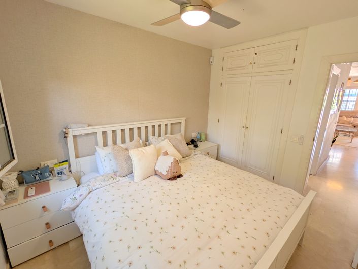 Image No.8-2 Bed Property for sale