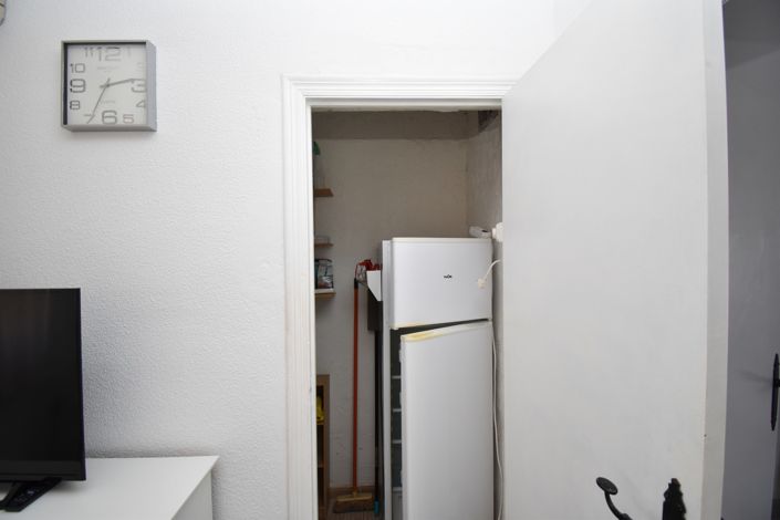 Image No.12-1 Bed Property for sale