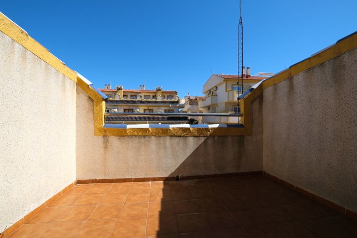 Image No.14-3 Bed Townhouse for sale