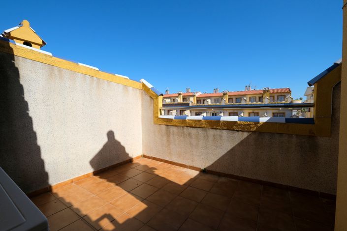 Image No.17-3 Bed Townhouse for sale