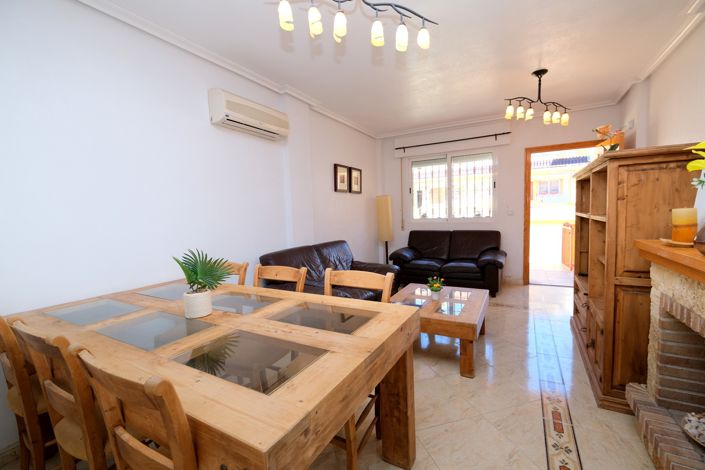 Image No.6-3 Bed Townhouse for sale