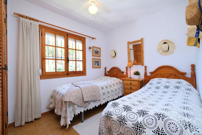 Image No.13-2 Bed Property for sale