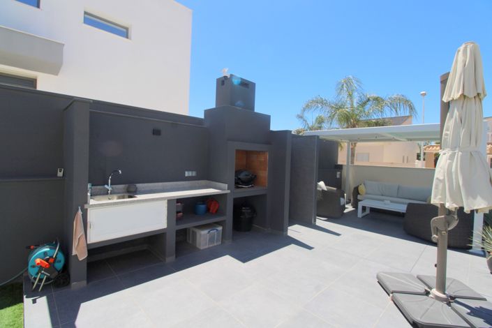 Image No.26-3 Bed Villa for sale