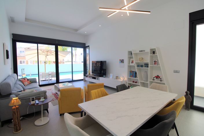 Image No.5-3 Bed Villa for sale