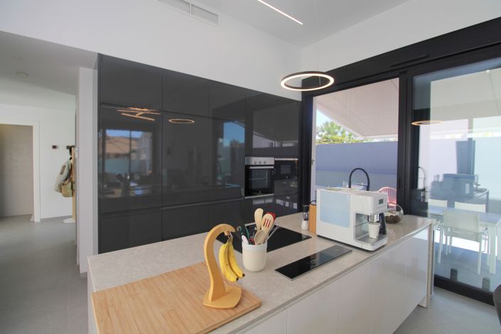 Image No.8-3 Bed Villa for sale