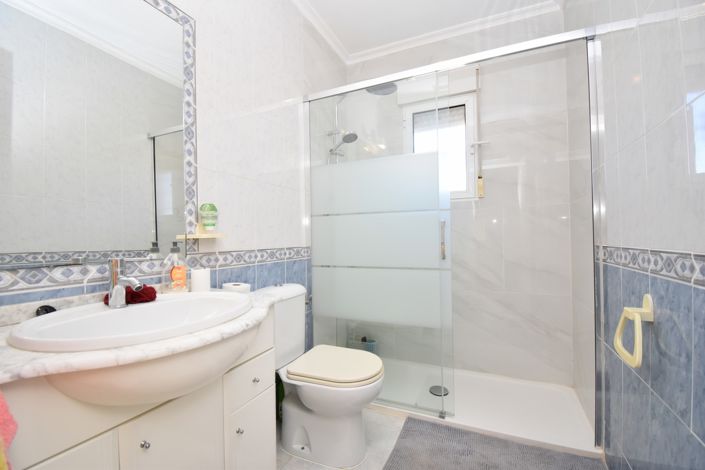 Image No.14-2 Bed Townhouse for sale