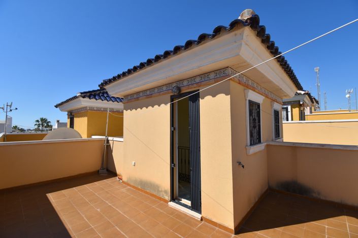Image No.17-2 Bed Townhouse for sale