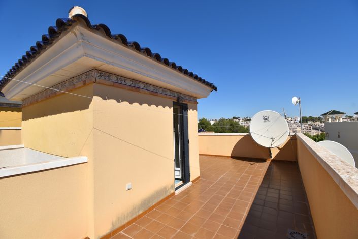 Image No.18-2 Bed Townhouse for sale