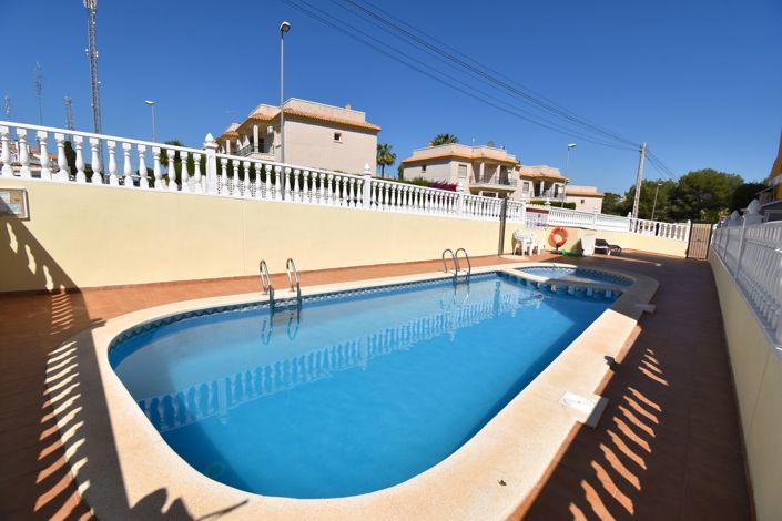 Image No.25-2 Bed Townhouse for sale