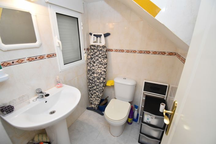 Image No.8-2 Bed Townhouse for sale