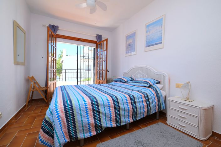 Image No.13-2 Bed Townhouse for sale