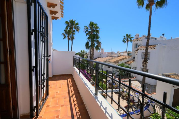Image No.15-2 Bed Townhouse for sale