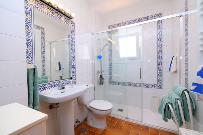 Image No.16-2 Bed Townhouse for sale