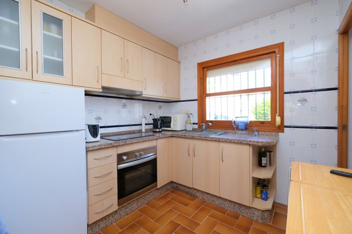 Image No.8-2 Bed Townhouse for sale