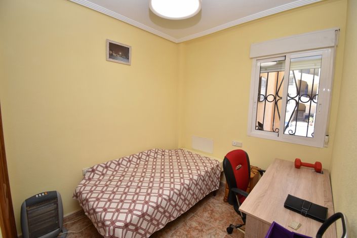 Image No.14-2 Bed Property for sale