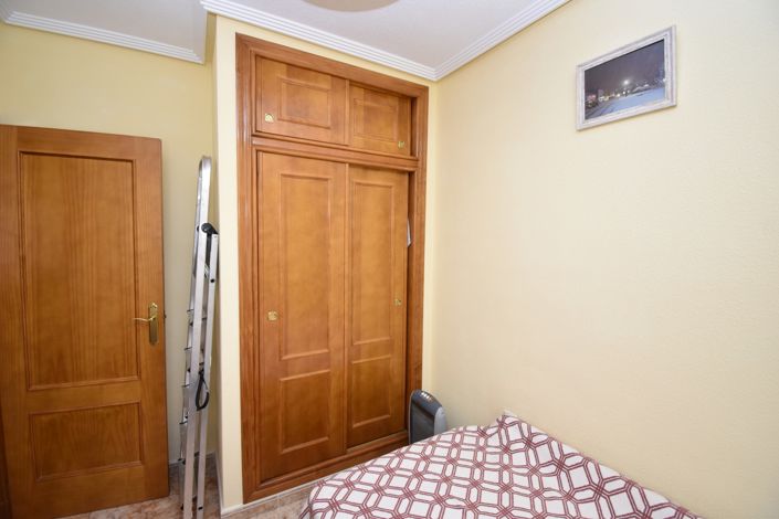 Image No.15-2 Bed Property for sale