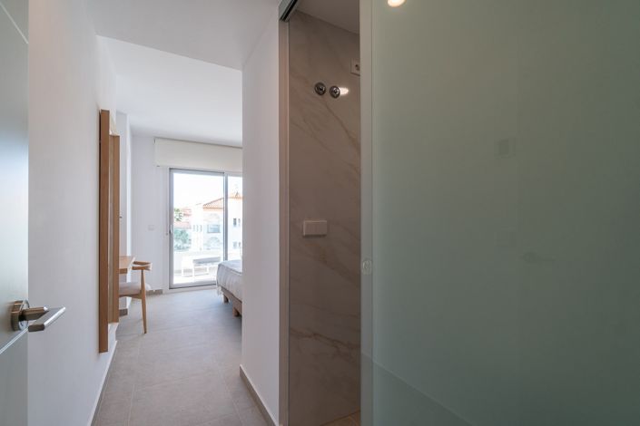 Image No.18-3 Bed Apartment for sale