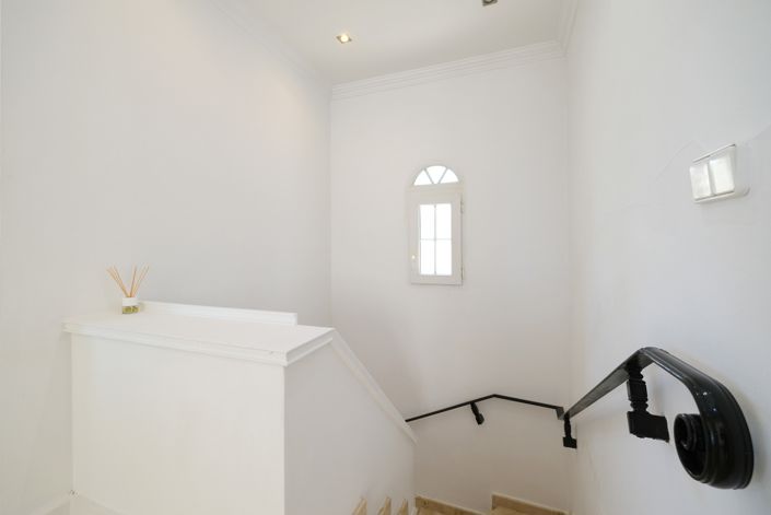 Image No.10-2 Bed Villa for sale