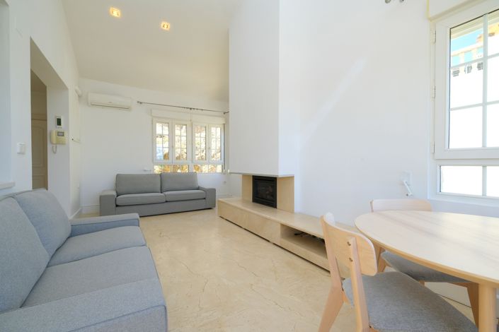 Image No.4-2 Bed Villa for sale