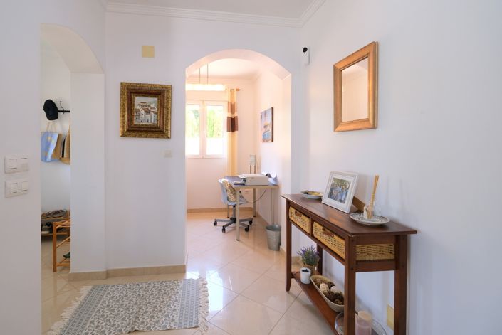 Image No.12-4 Bed Villa for sale
