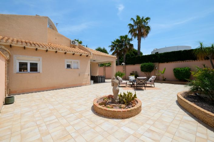 Image No.37-4 Bed Villa for sale
