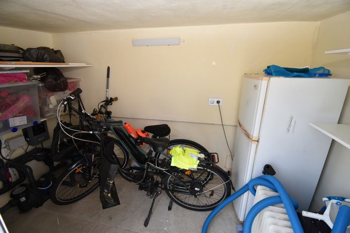 Image No.23-2 Bed Bungalow for sale