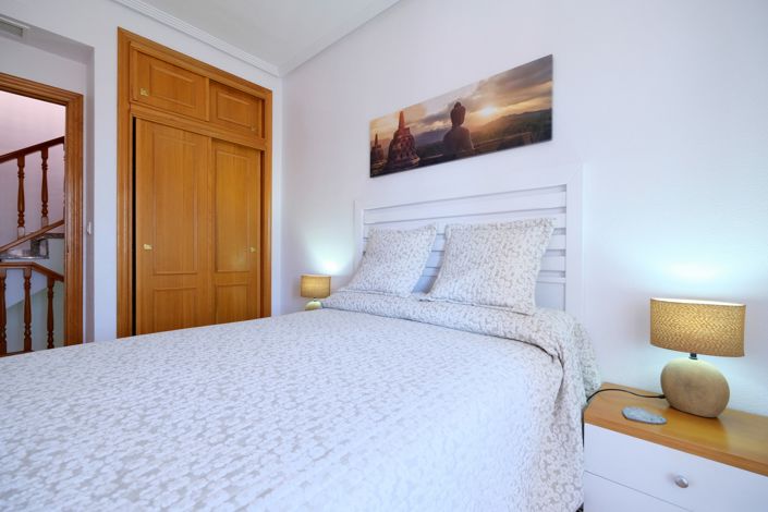 Image No.12-2 Bed Townhouse for sale
