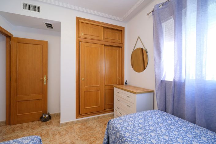 Image No.17-2 Bed Townhouse for sale