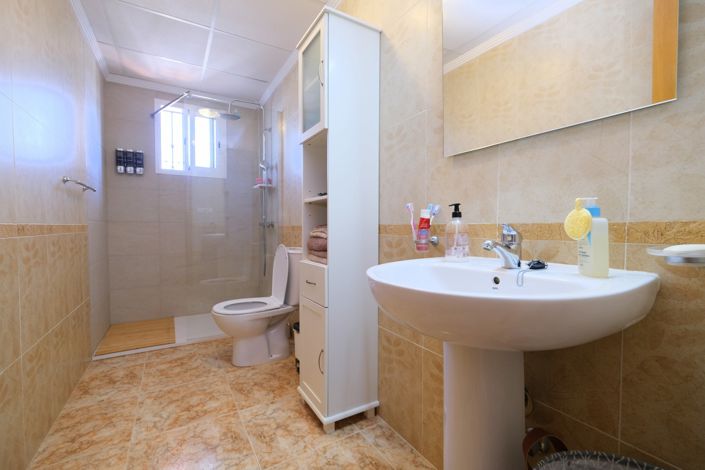 Image No.18-2 Bed Townhouse for sale