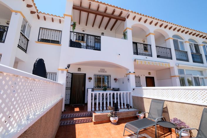 Image No.26-2 Bed Townhouse for sale