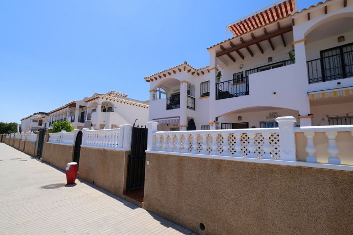 Image No.27-2 Bed Townhouse for sale