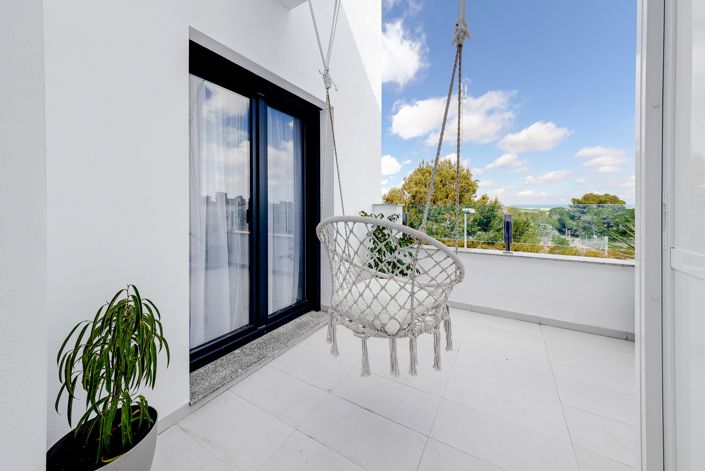 Image No.27-3 Bed Townhouse for sale