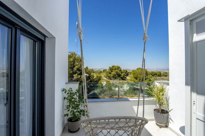 Image No.29-3 Bed Townhouse for sale