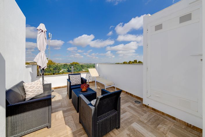 Image No.30-3 Bed Townhouse for sale