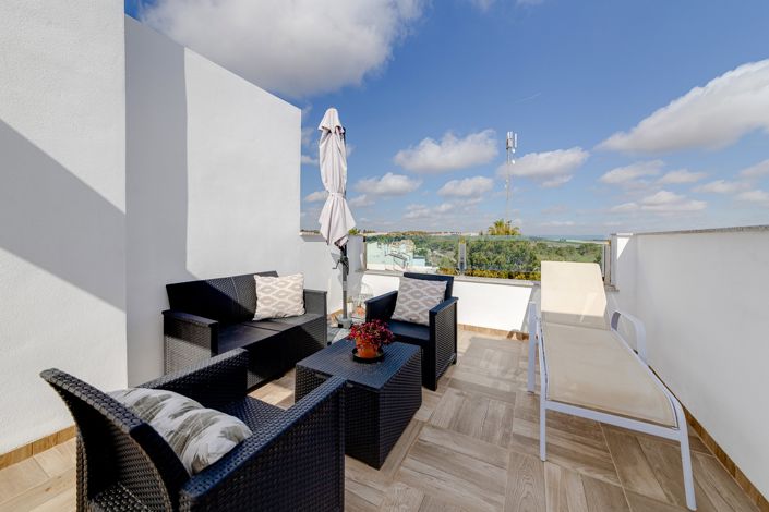 Image No.31-3 Bed Townhouse for sale