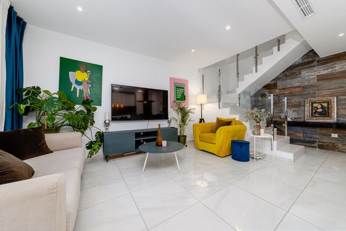 Image No.8-3 Bed Townhouse for sale